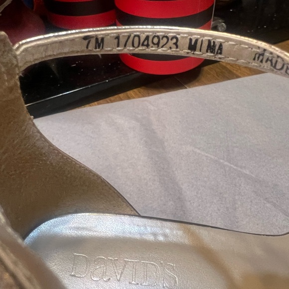 Davids Bridal rose gold sandals - Picture 5 of 8